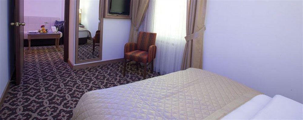 The City Hotel Истанбул Екстериор снимка
