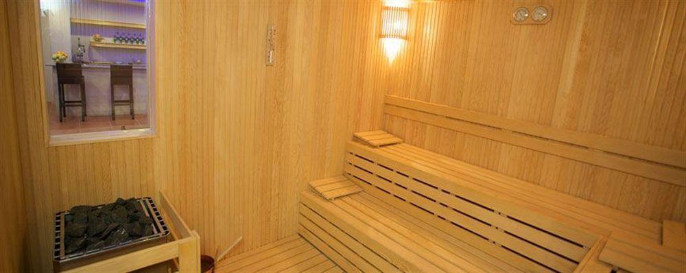The City Hotel Истанбул Екстериор снимка