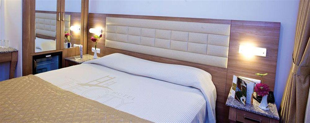 The City Hotel Истанбул Екстериор снимка