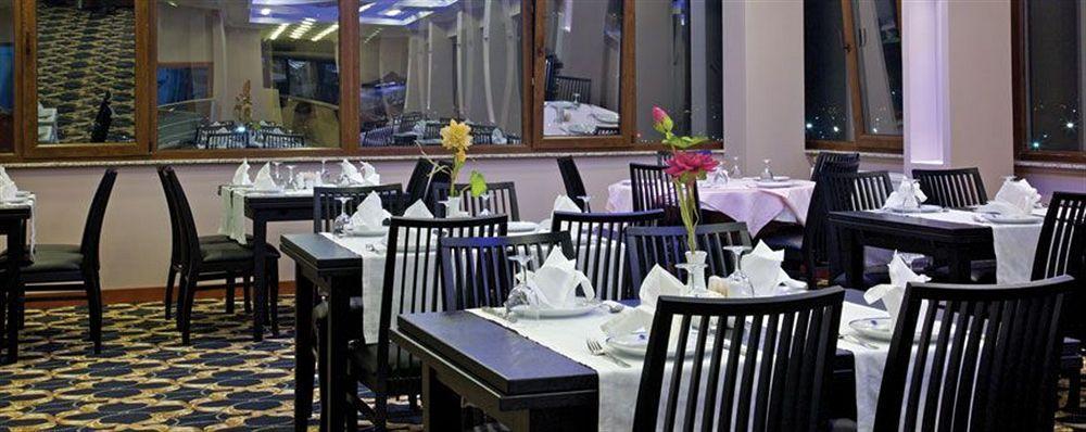 The City Hotel Истанбул Екстериор снимка