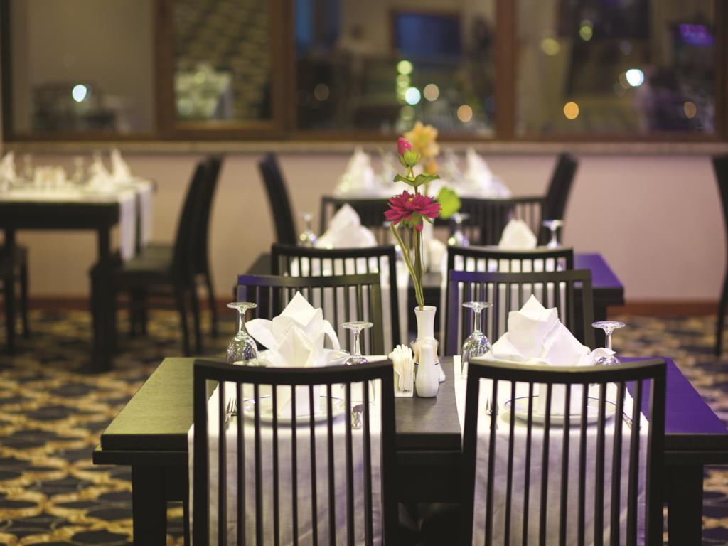 The City Hotel Истанбул Екстериор снимка