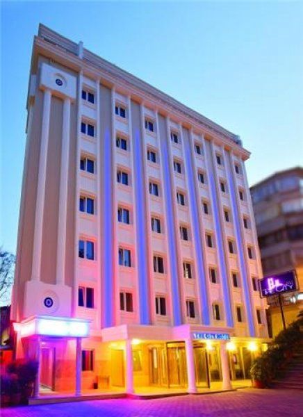 The City Hotel Истанбул Екстериор снимка