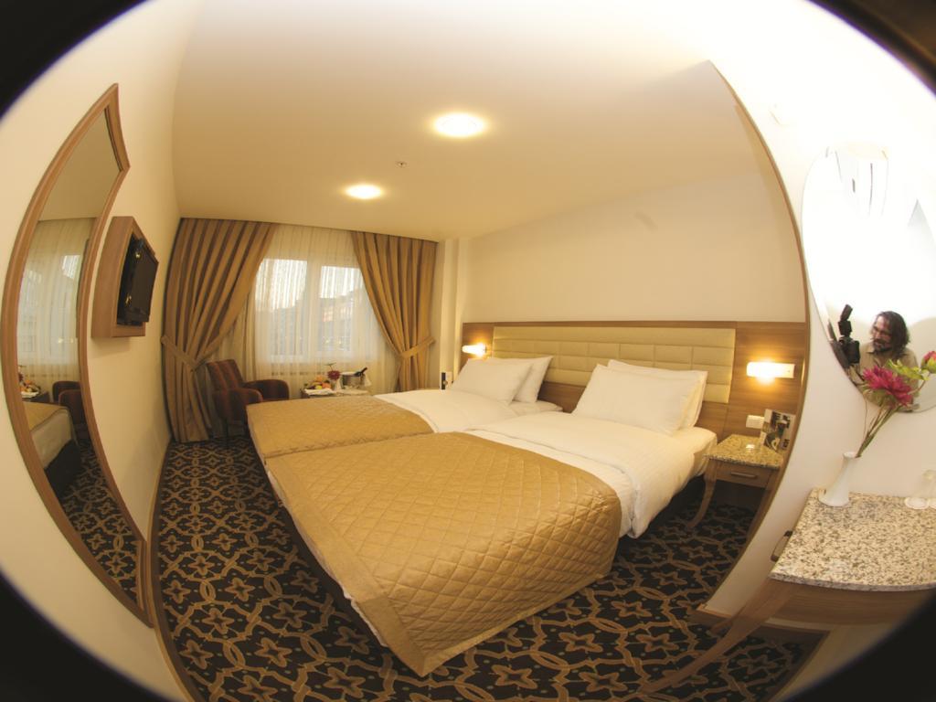 The City Hotel Истанбул Екстериор снимка