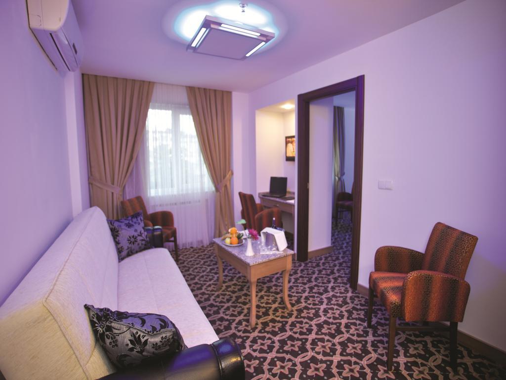 The City Hotel Истанбул Екстериор снимка