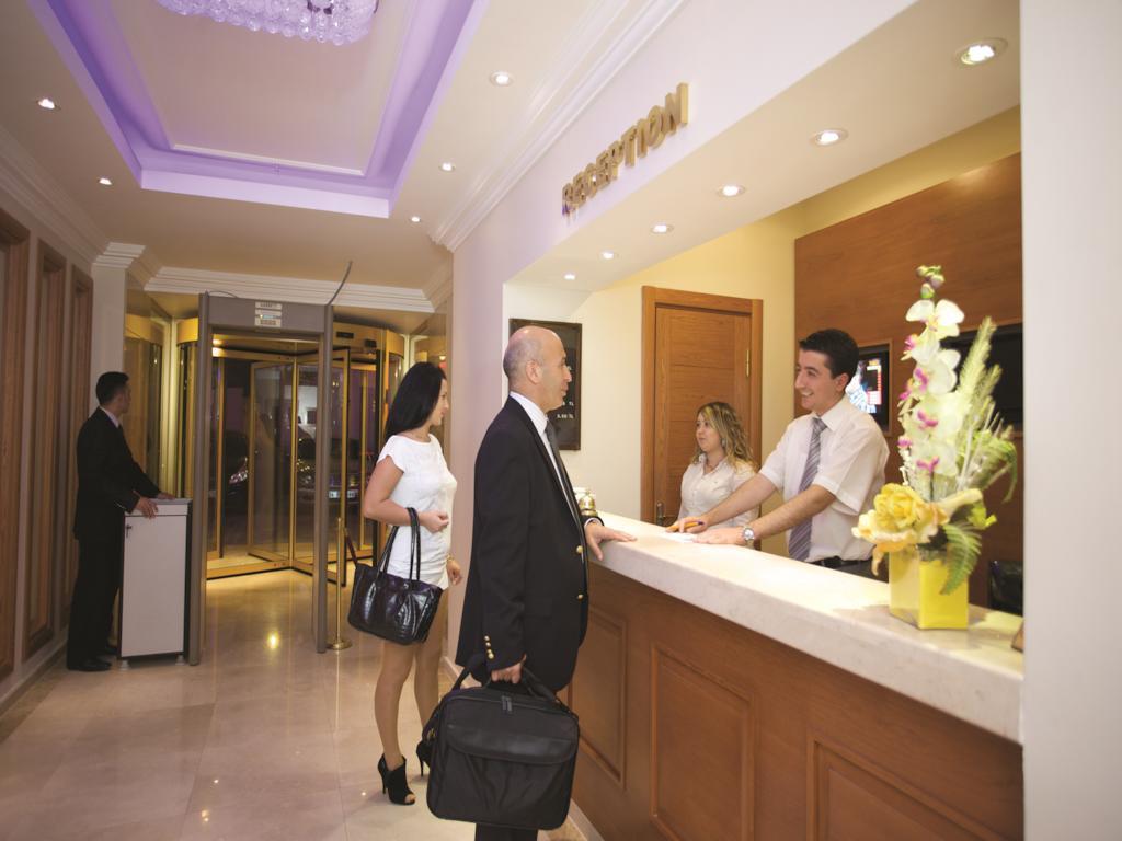 The City Hotel Истанбул Екстериор снимка