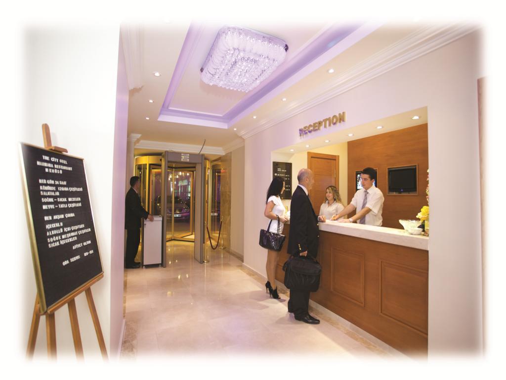 The City Hotel Истанбул Екстериор снимка
